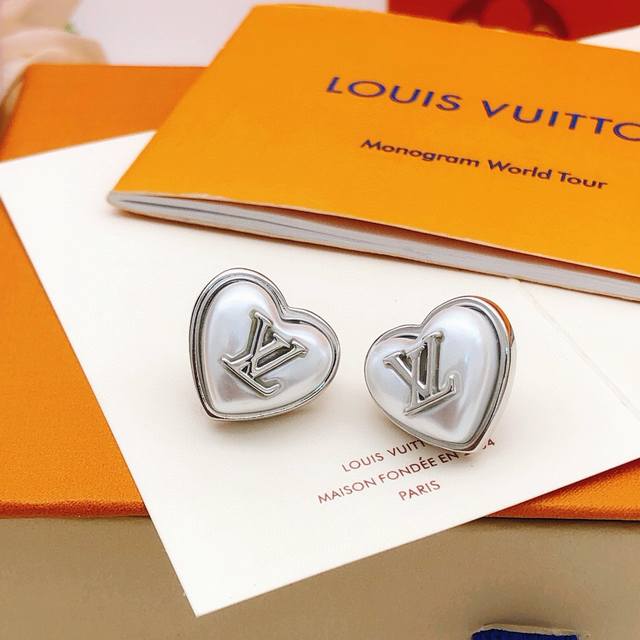 Model No. Led0272 Lv*Latest Heart-Shaped Ear Studs, Zp Brass Material