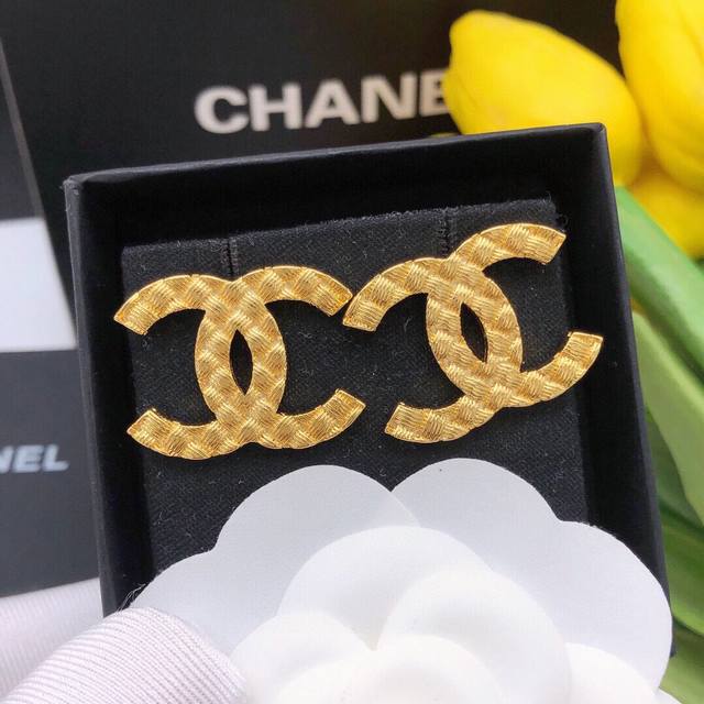 Id Xed0148 Chanel Braided Button Ear Studs, Following The Latest Trends For Earl