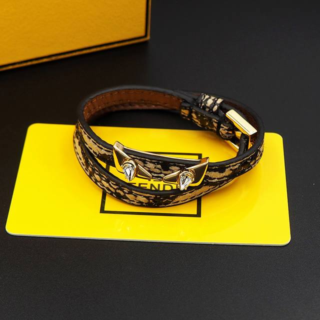 Fendi Little Devil Double-Layer Snake-Print Leather Bracelet Xb802