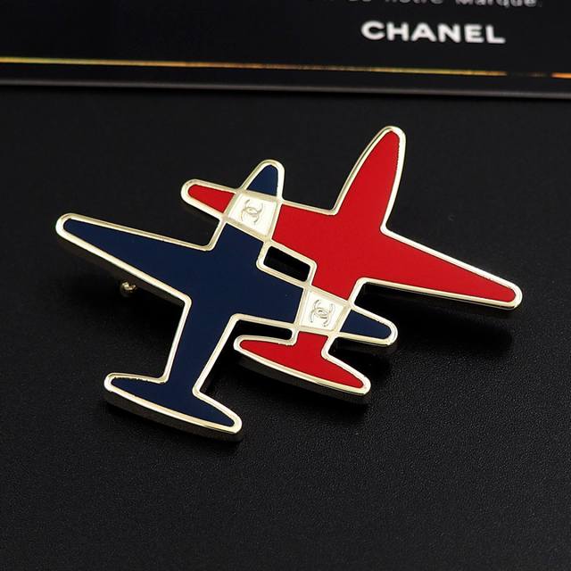 Chanel-Style Enamel Airplane Brooch Xz019