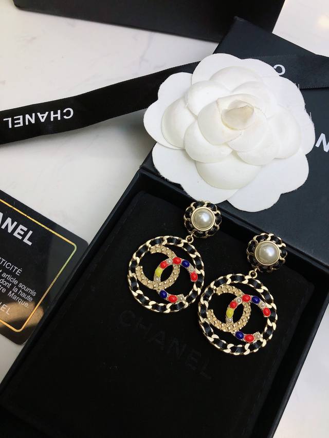 Chanel Chanel Ear Studs Made Of Brass, A Fresh And Elegant Design. They Flatter