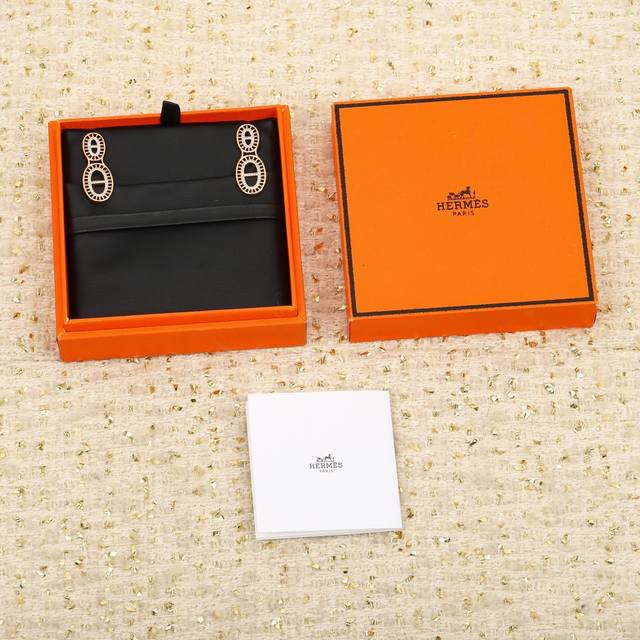 208547 Our Pig Nose Earrings Are Available In A Customizable 18K Gold And Real D