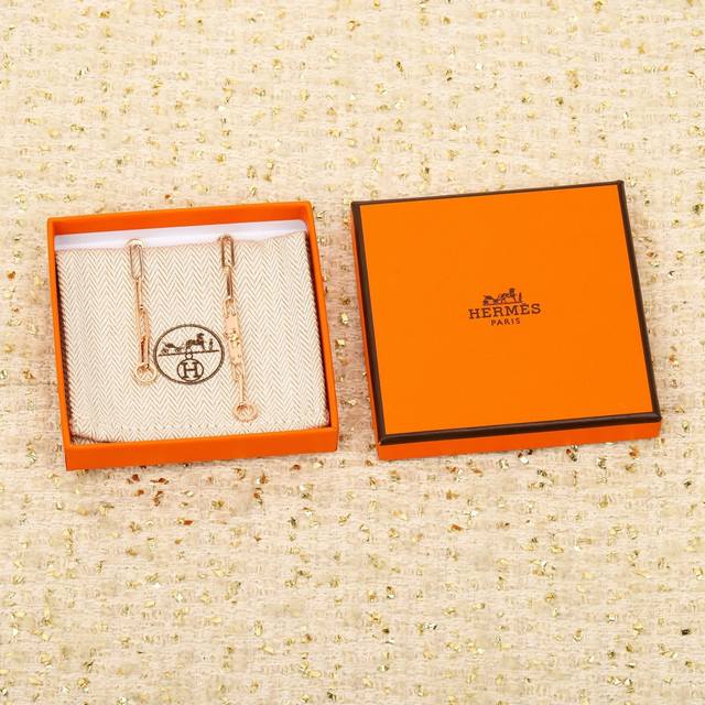 210288 We Produce Pig Nose Earrings, Available In Custom-Made 18K Real Gold And