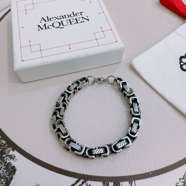 Authentic New Arrival Alexander Mcqueen Bracelet, Identical To The Store Version