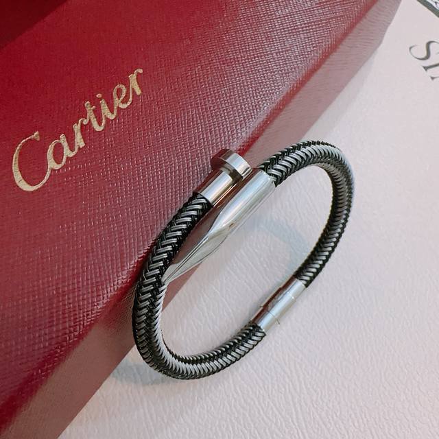 Cartier Bracelet V Gold Leather Series Perfect Condition, Flawless Details, The