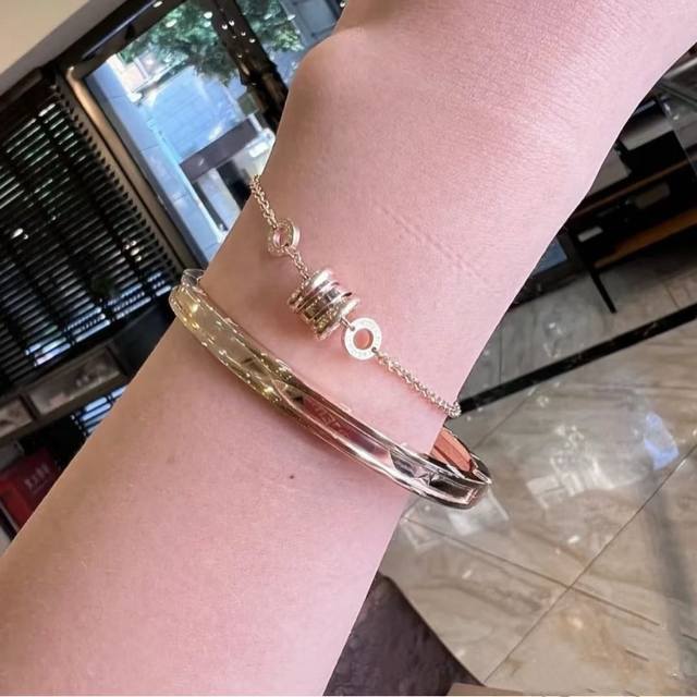 Bvlgari High-Quality Bracelet, A Versatile Design With Letter Prints Engraved On