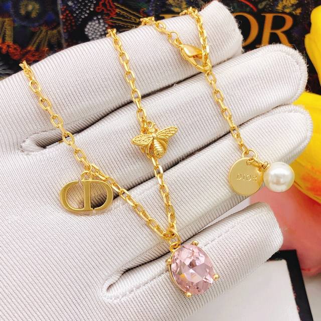 Id Dxl0075 Dior Dior New Pink Diamond Letter Pearl Resin-Set Diamond Fashionable