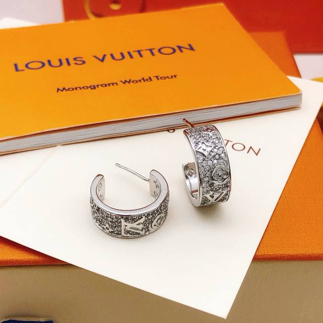 Model No. Led0261 Lv*Latest Silver Ear Hooks, Zp Brass Material