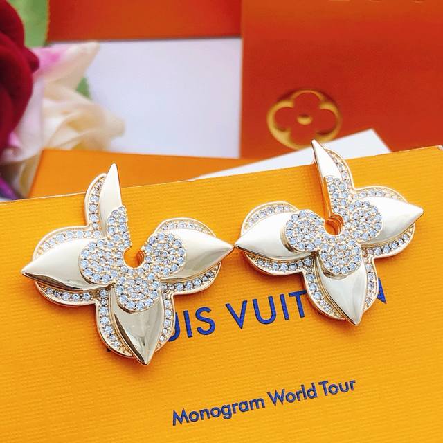 Code Led0251 Lv*Latest Rose Gold Plum Blossom Stud Earrings, Consistent Zp Brass