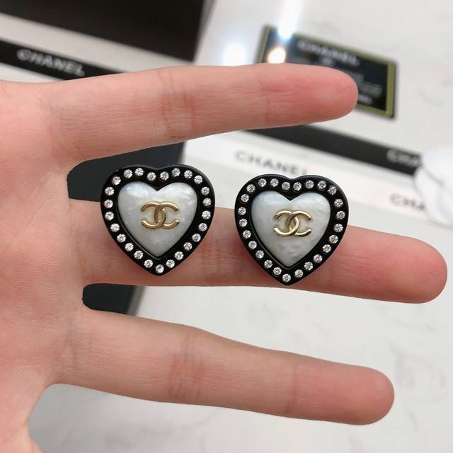 Chanel Chanel Earrings Small Chanel Heart-Shaped Resin Earrings Best-Selling Sty