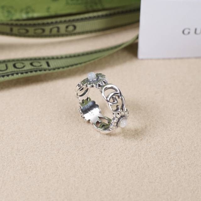 Gucci Interlocking Double G Small Daisy Retro Ring Interlocking G Logo Small Dai