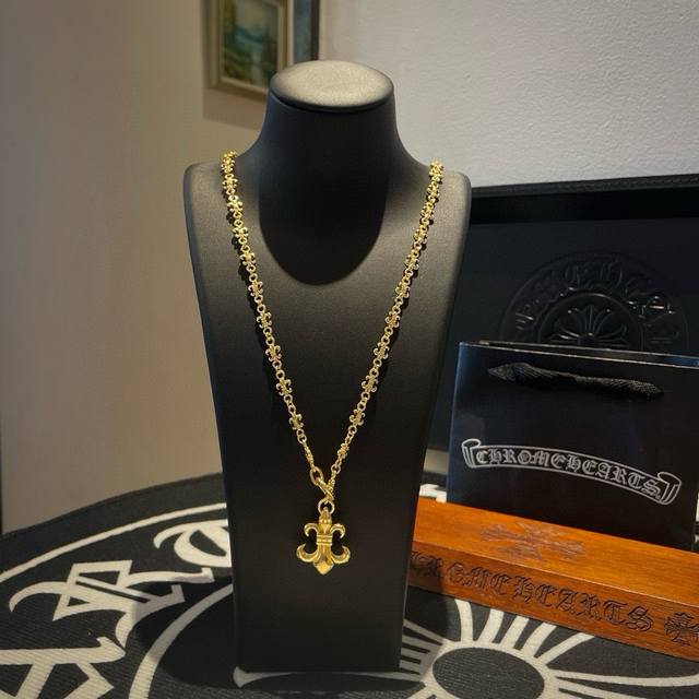 New Arrival, Boutique Quality Chrome Hearts Classic Gold Scout Flower Necklace.