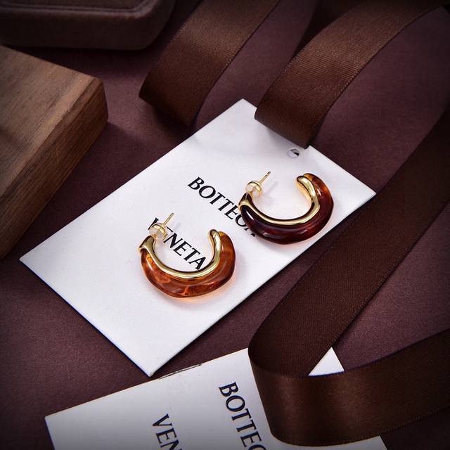 Bv New Design, Unique And Bold, Redefining Traditional Earrings With A Dazzling