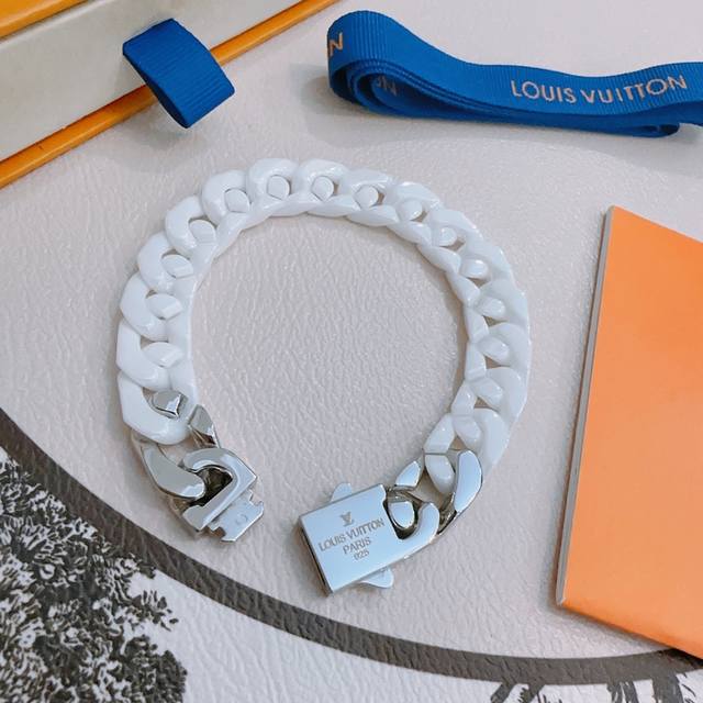 High-Quality Louis Vuitton Lv Bracelet, Authentic Store-Quality New Design, Retr