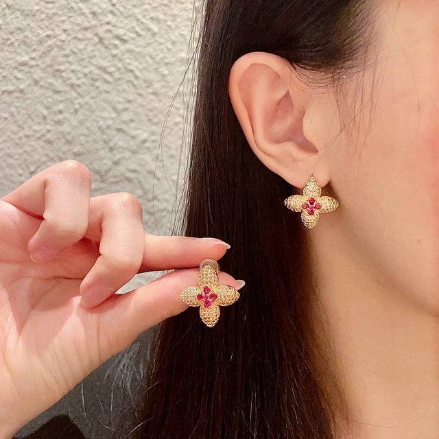 Lv Louis Vuitton 2025 Early Spring New Arrival Ear Studs Classic Monogram Earrin