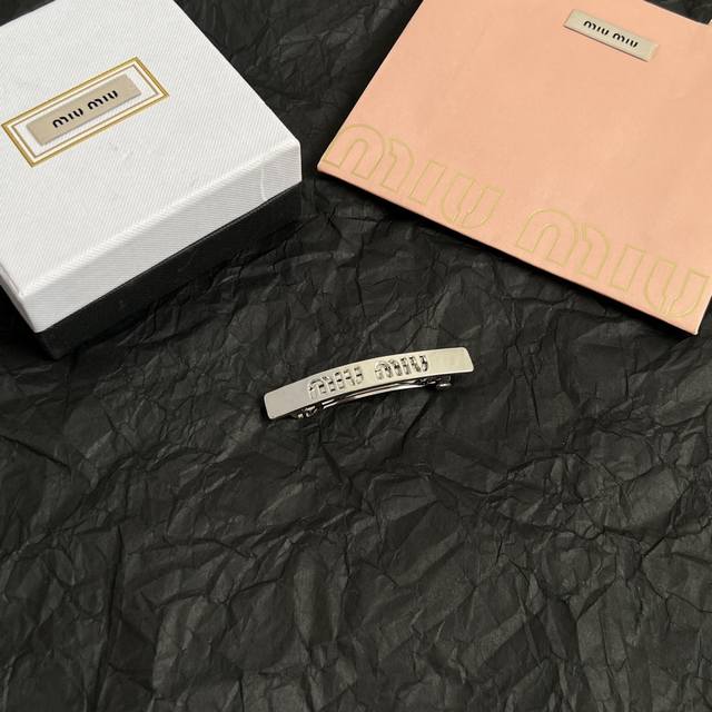 Miu Miu Hairpin Capture A Little Cutie~ Miu Miu's Hairpins Are So Cute, They're