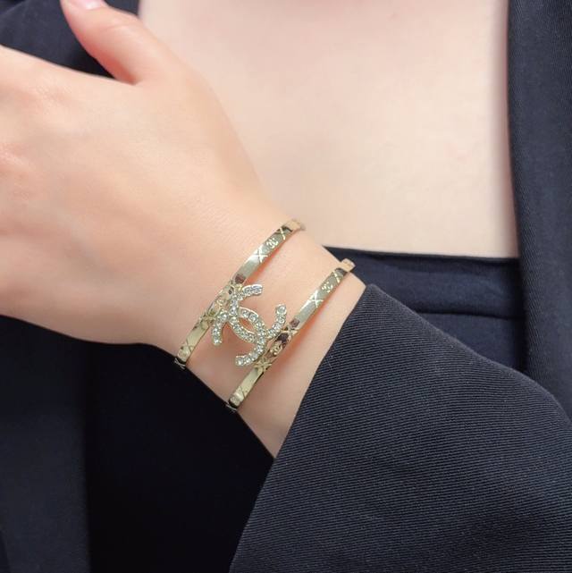 Xiaohongshu Recommended Bestseller Chanel New Arrival Engraved C Letter Diamond-