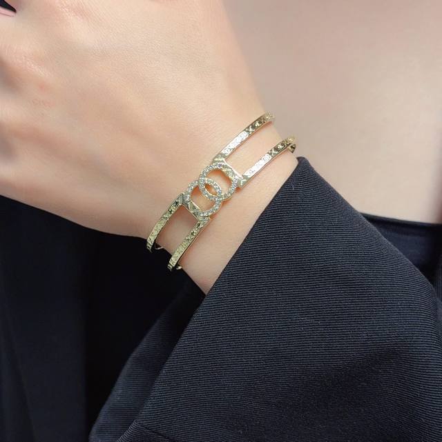 Xiaohongshu Recommended Bestseller Chanel New Arrival Engraved C-Letter Diamond-