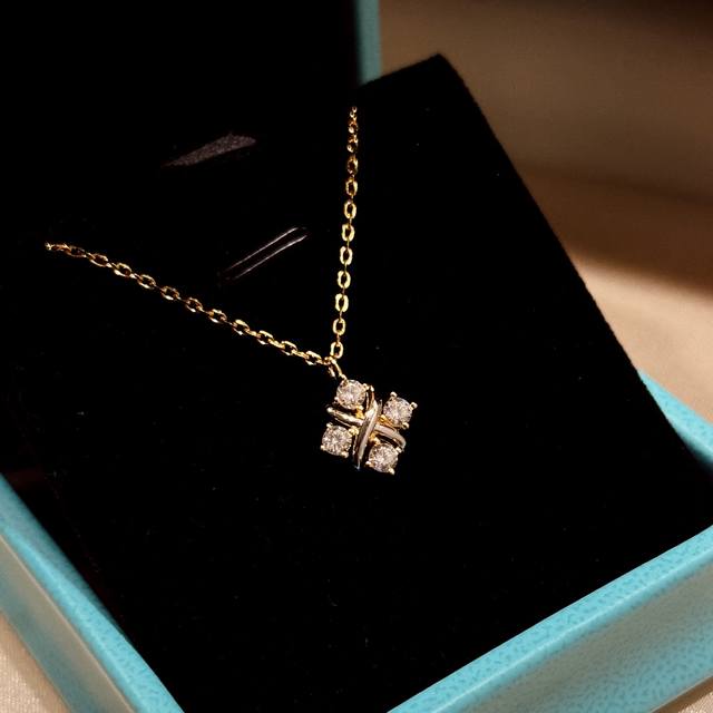 A0872 Classic Sberger Series Cross Four Diamond Two-Tone Necklace Simple And Ver
