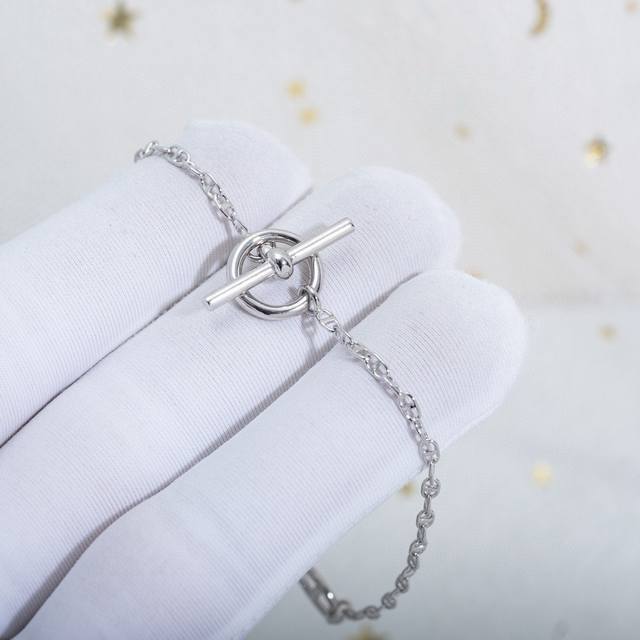 New Pig Nose Series Bracelet Is Also Stunning. I Love The Chain Design, All Smal