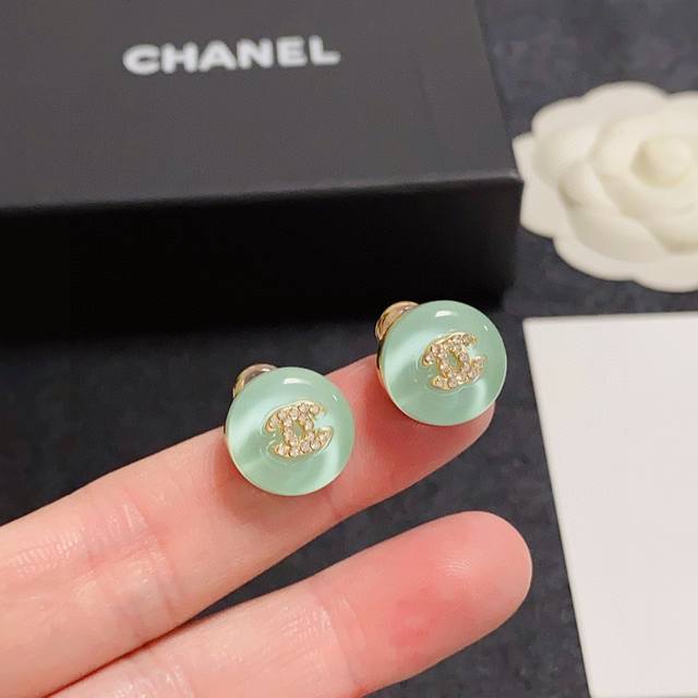 New Chanel Double C Simple Summer Jelly Blue Diamond-Studded Small Earrings Thes