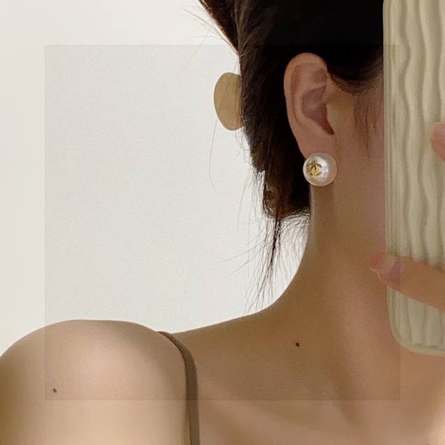 Ear Clips Chanel Little Black Dress Style No Need To Pierce Your Ears Chanel Ear