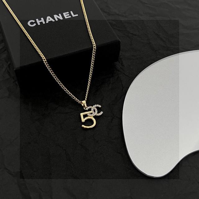 Chanel Vintage Necklace. Chanel's Classic Design Truly Needs No Introduction