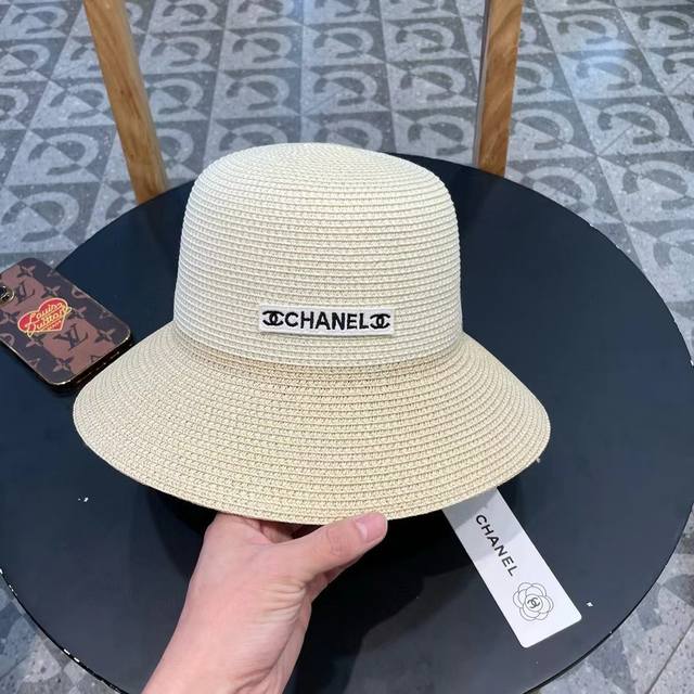 Chanel 2025 New Woven Straw Hat, Essential For Vacations And Casual Wear, Elegan