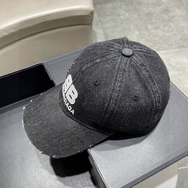 Balenciaga Parisian House New Denim Ripped Street-Style Cotton Baseball Cap, Uni