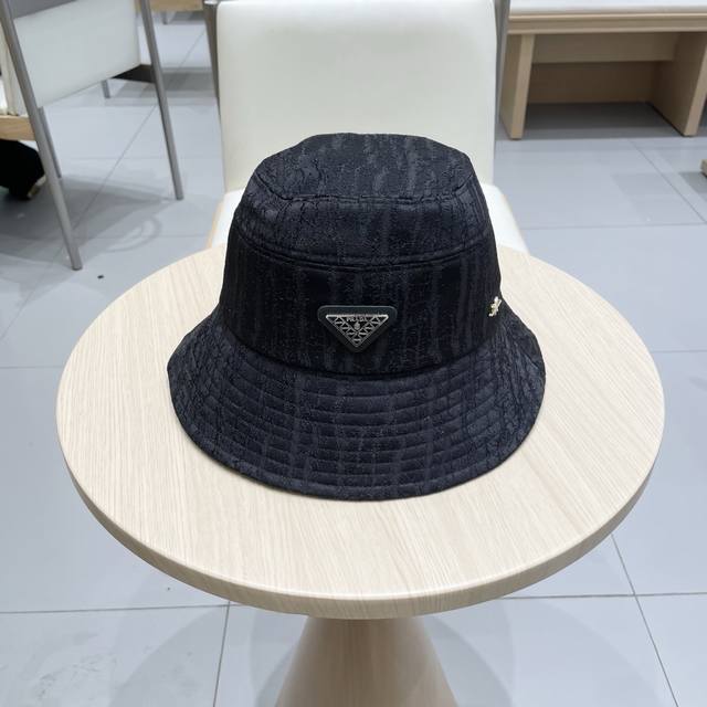 Prada Women's 2025 New Arrival Fisherman's Hat, Uv Protection, Sun-Blocking, Kor