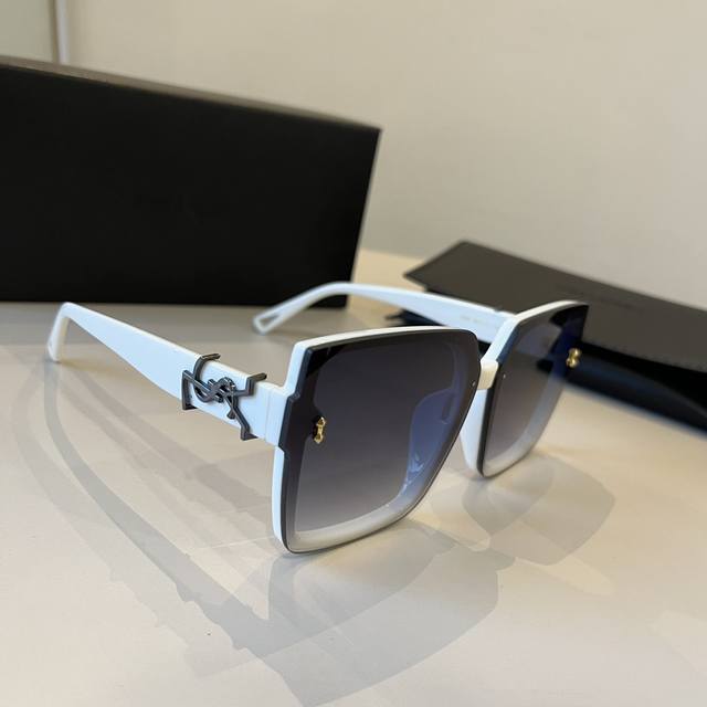 Ysl Saint Laurent Sunglasses, Face-Flattering Sun Glasses, High-End And Lightwei