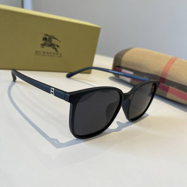 Burberry 2025 New Arrival Sunglasses A Must-Have For Travel, Same Style As Many