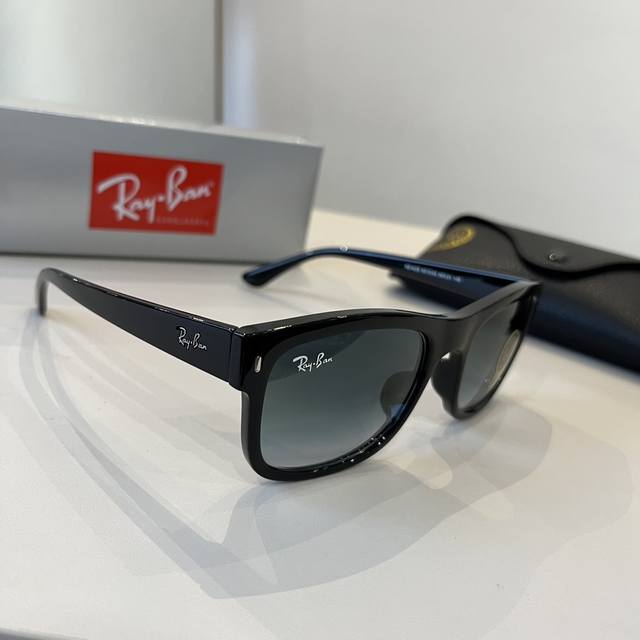 Ray-Ban Trendy Men's And Women's Street-Style Sunglasses, Glass Lens Model Rb442