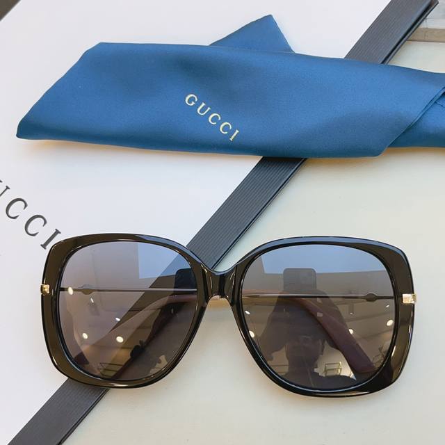 Gucci New Sunglasses, Model: Gg0511S, Size: 57-17-140