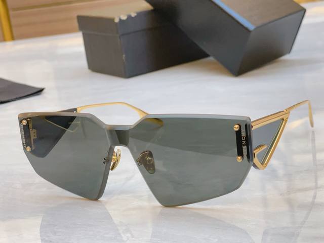 Givenchy New Sunglasses, Model: Gv60016U, Size: 147Mm X 0-138Mm