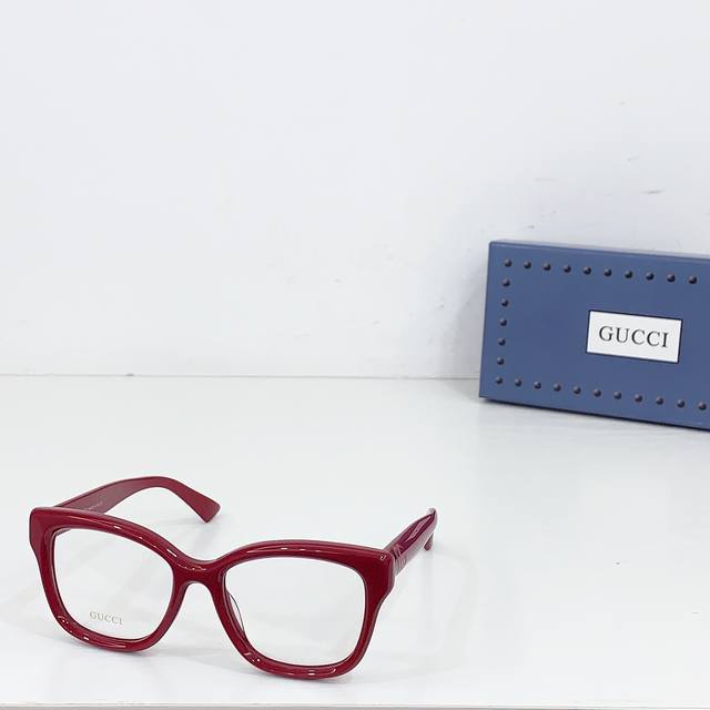 Gucc* Model: Gg1829S Size: 56 X 18-145