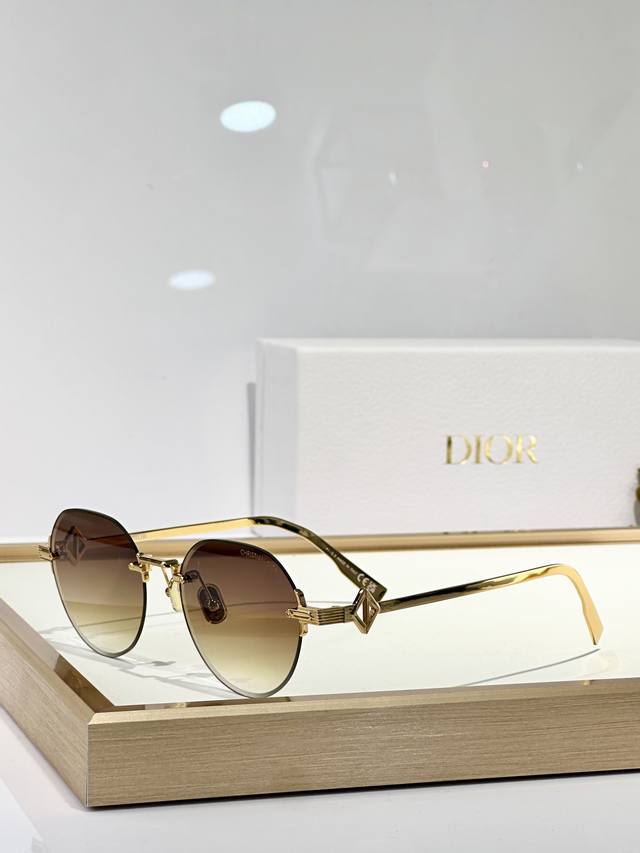 Dior Model: Cd Diamond R5U Size: 50-19-145