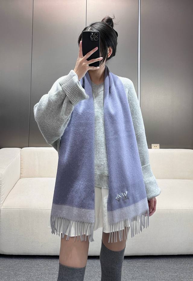 Must-Have For Personal Use, Rare High-End Women's Scarf~ The Fabric Is Amazing,E
