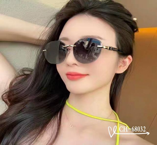 French Chanel - Chanel . Polaroid Resin High-Definition Lenses . Tr Frame - Ligh