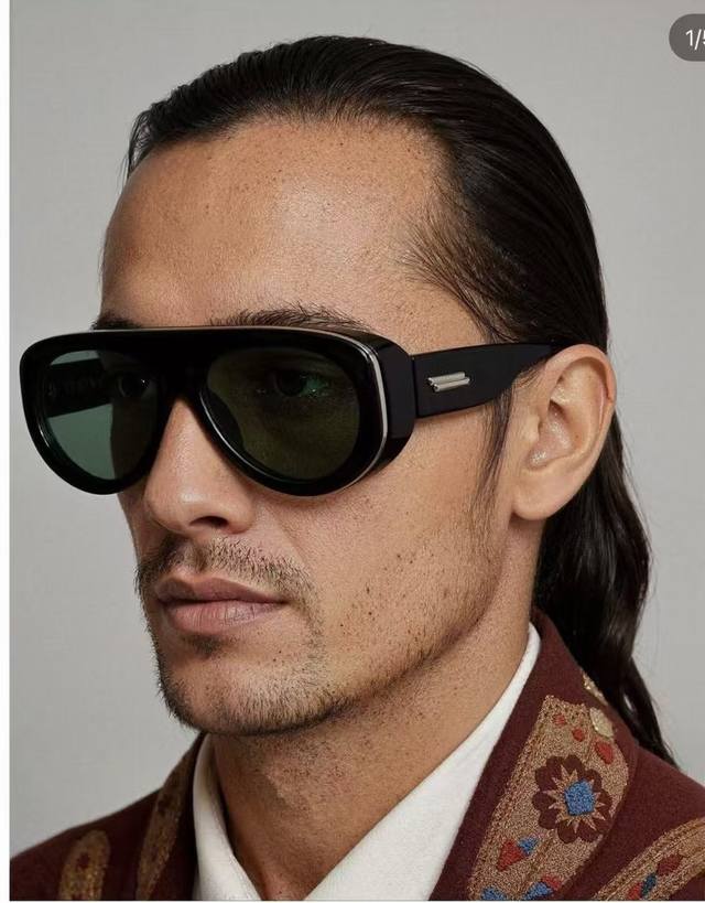 Bottega Veneta's New Season Single Item, The Fashionable Cat-Eye Frame, Is The S