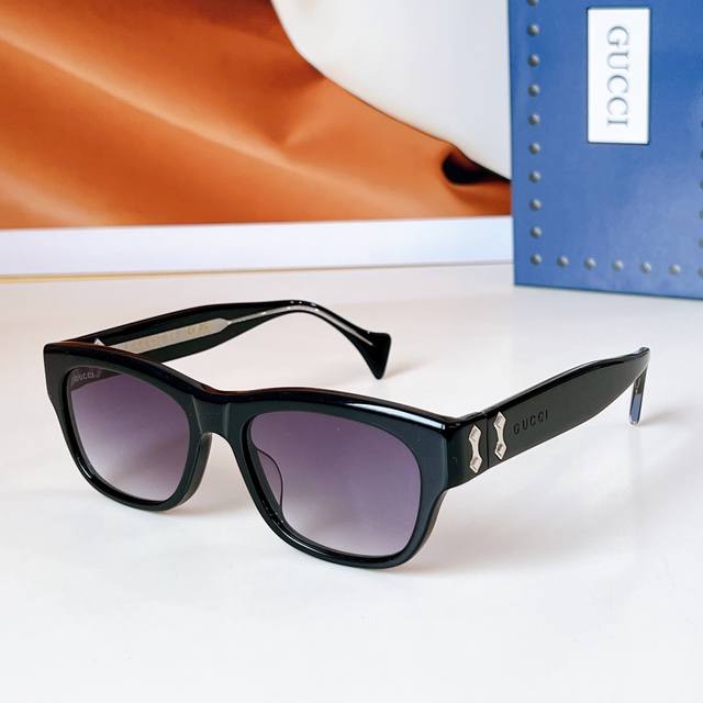 Gucci Model: Gg1706S Size: 55 X 18-145