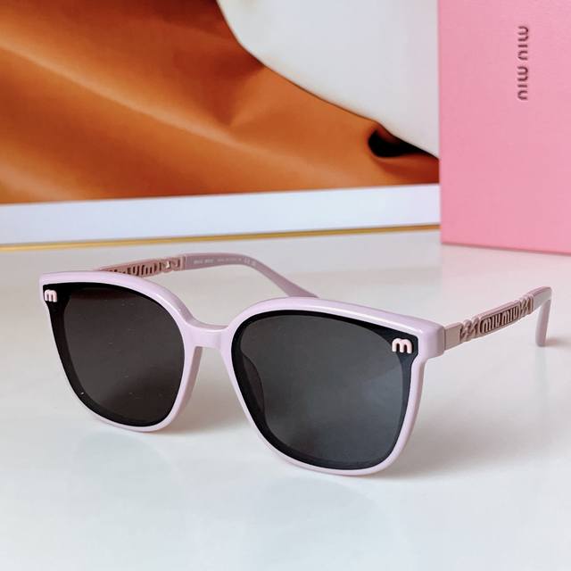 Miu Mi* Model: Sum 70N Size: 55Mm 18 145