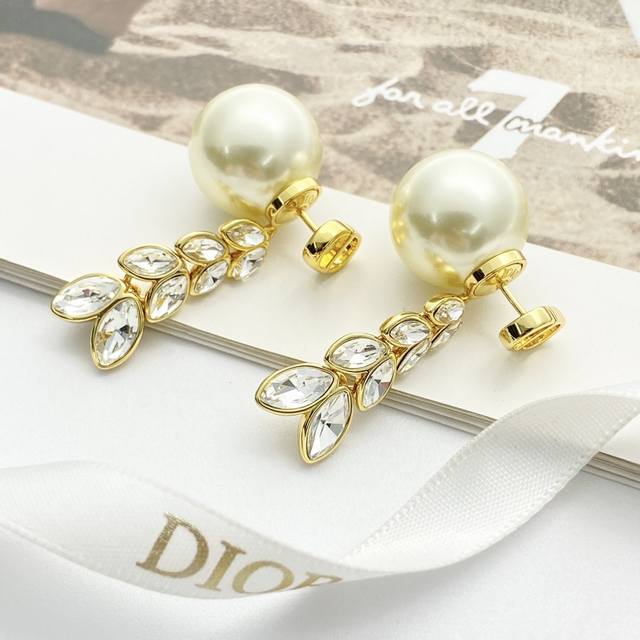 Dior Earring Best-Seller Now Available Dior Wheat Earring With Crystal And Pearl