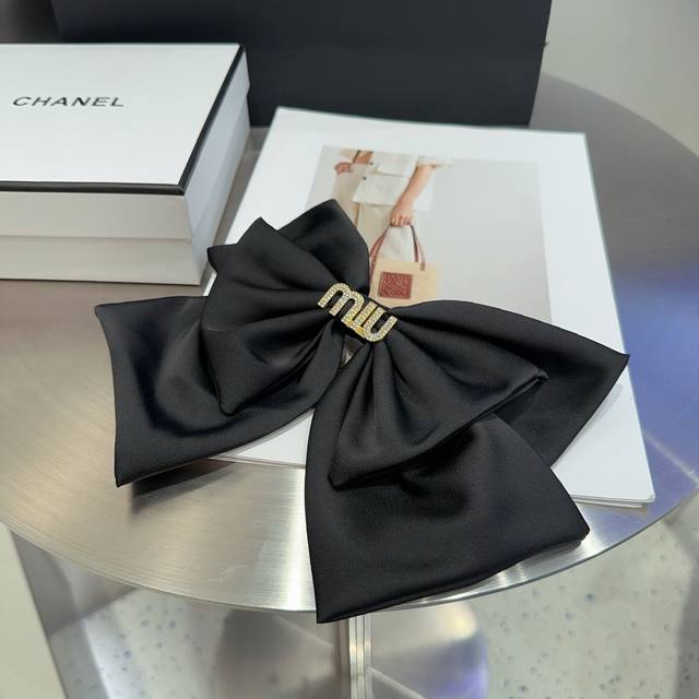 With Packaging Box Miu Miu New Letter Spring Hair Clip, Simple And Elegant, Prac