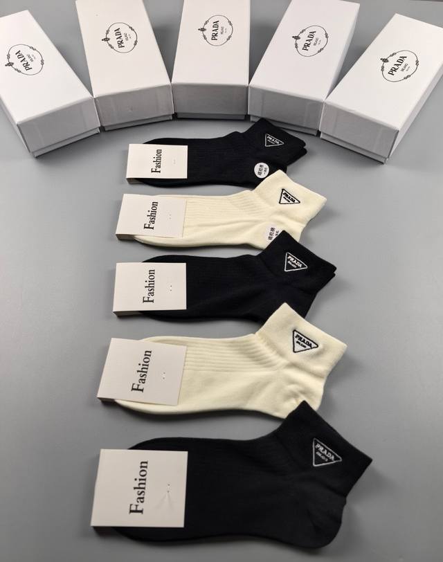 Special Counter Packaging Prada New Embroidered Mid-Length Pile Socks! Five Pair