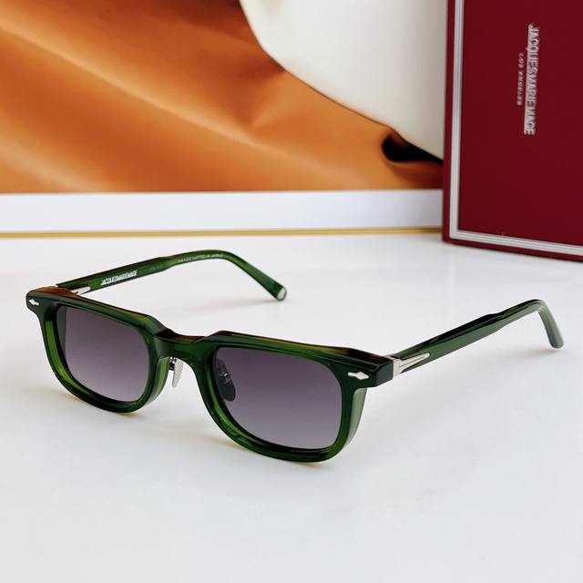 Jacques Marie Mage* Model: Laurence Size: 49-24
