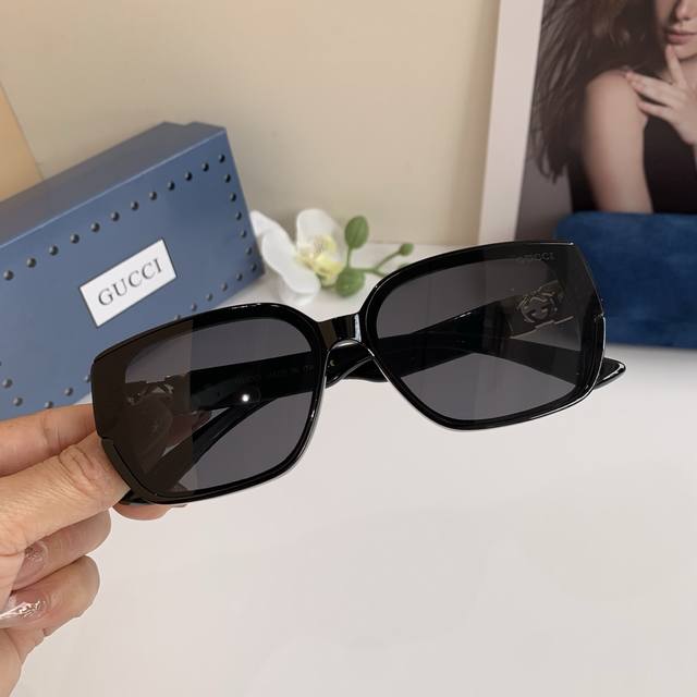 Gucci 2025 High-End Unisex Sunglasses, Square-Frame Sunglasses, Uv-Protective Su