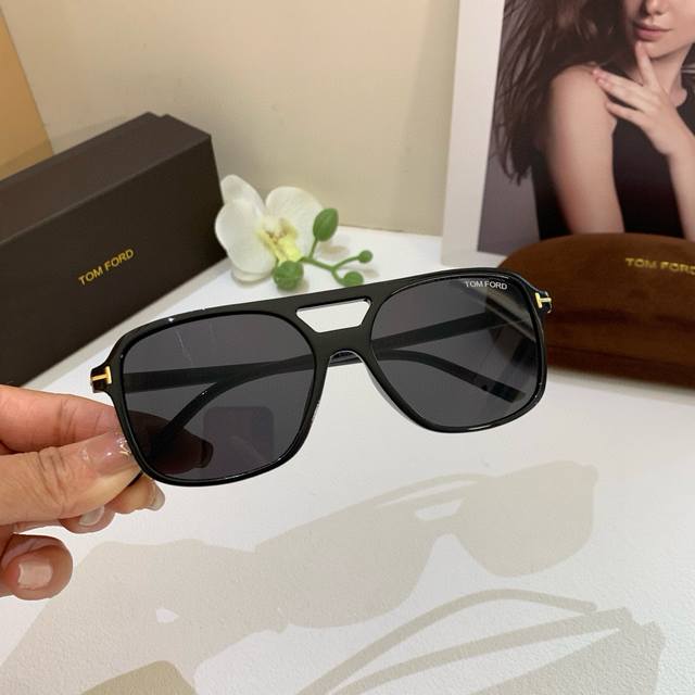 Tom Ford Unisex Sunglasses, Fashionable And Trendy, Unique Craftsmanship, Perfec