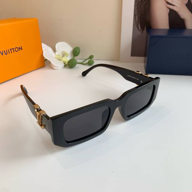 Lv Korean-Style Sunglasses, Influencer-Approved Square-Frame Fashionable And Ver
