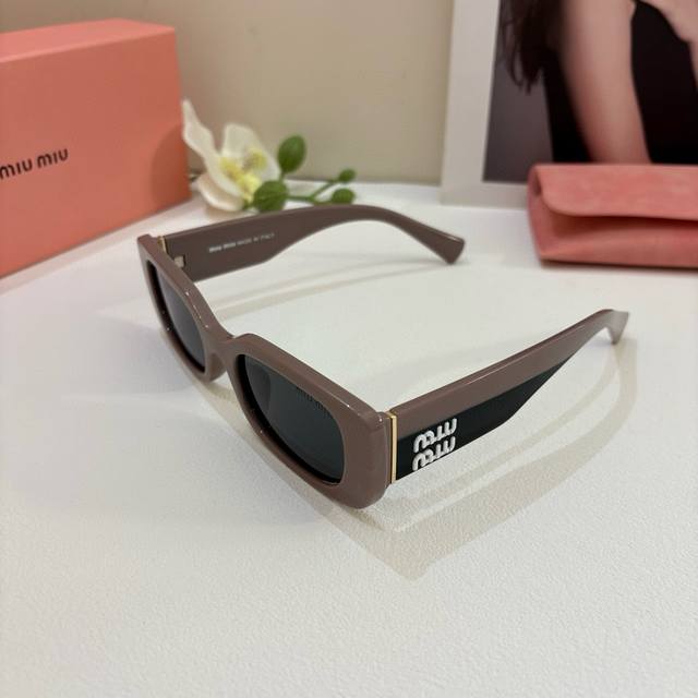 Miu Miu Sunglasses For Women, High-End Uv Protection, Two-Tone Large Frame, Slim